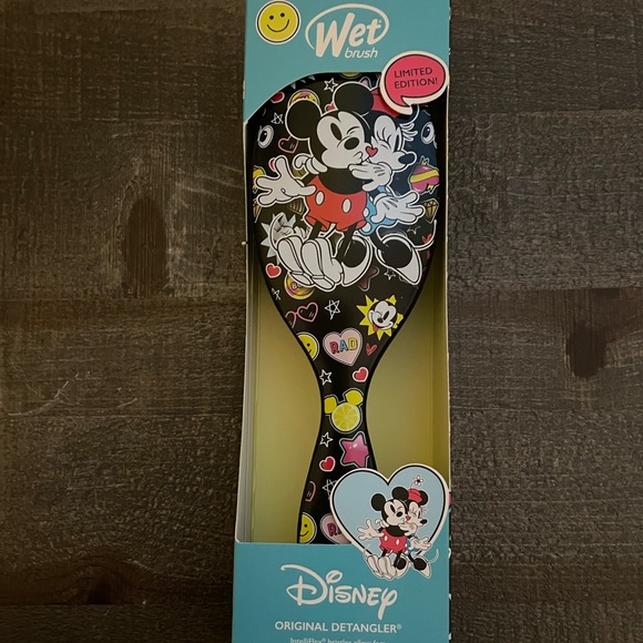 ❤️SOLD❤️Disney Mickey Minnie Wet Detangler Brush~Limited Edition - Picture 2 of 4